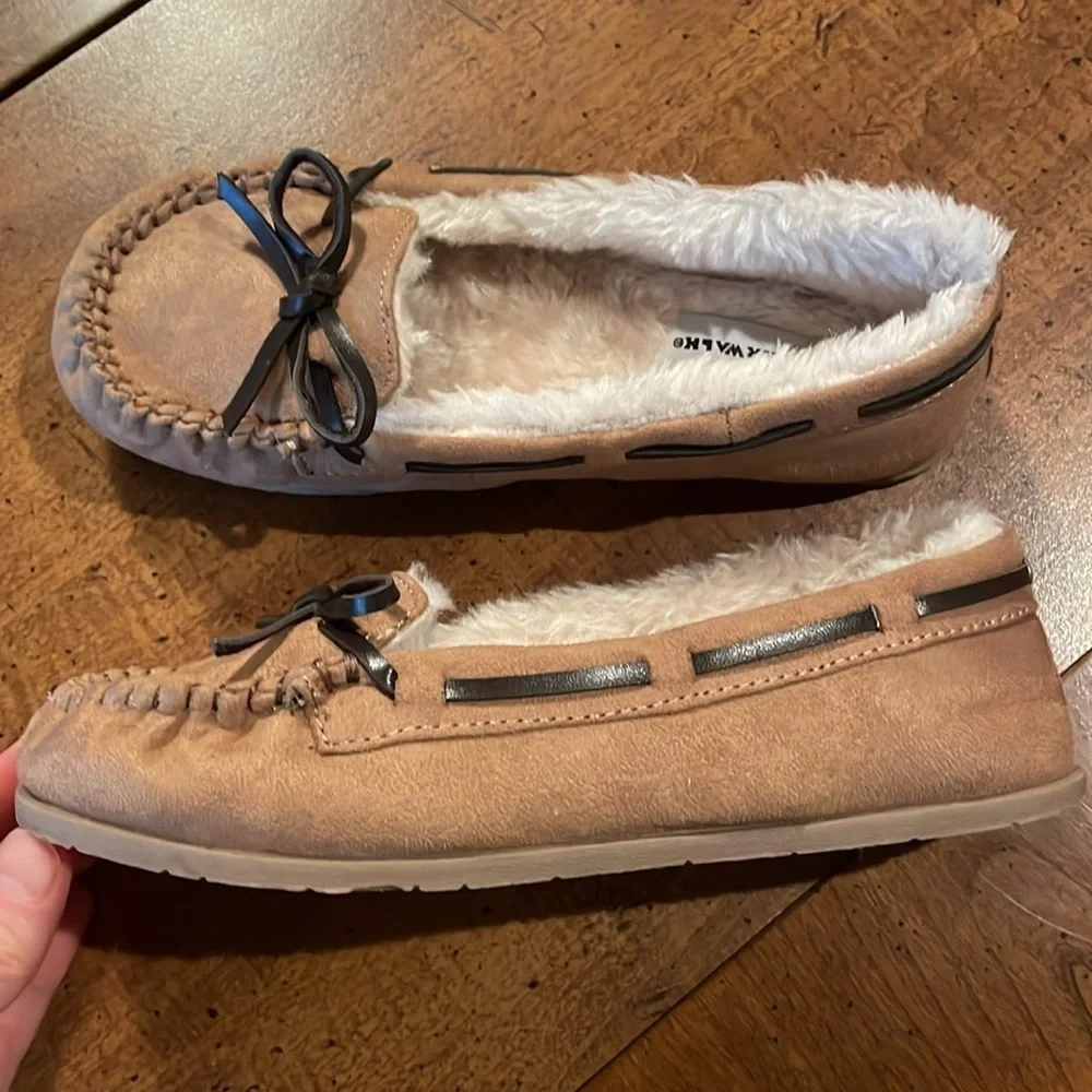 AIRWALK Girls Sherpa Lined Slippers - size 2